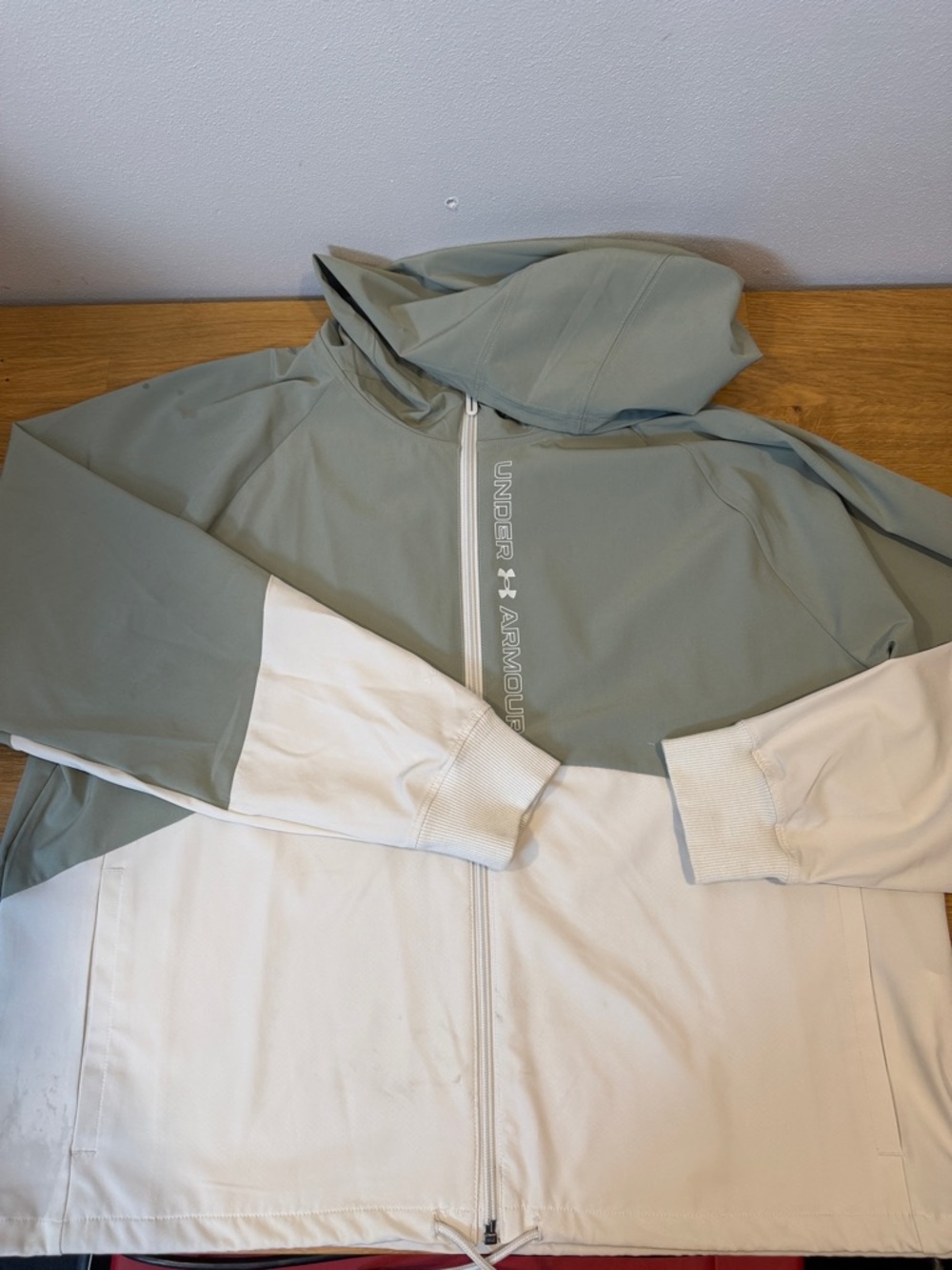 💚 5 for $15/ Under Armour Green and White Full-Zip Hooded Windbreaker cropped